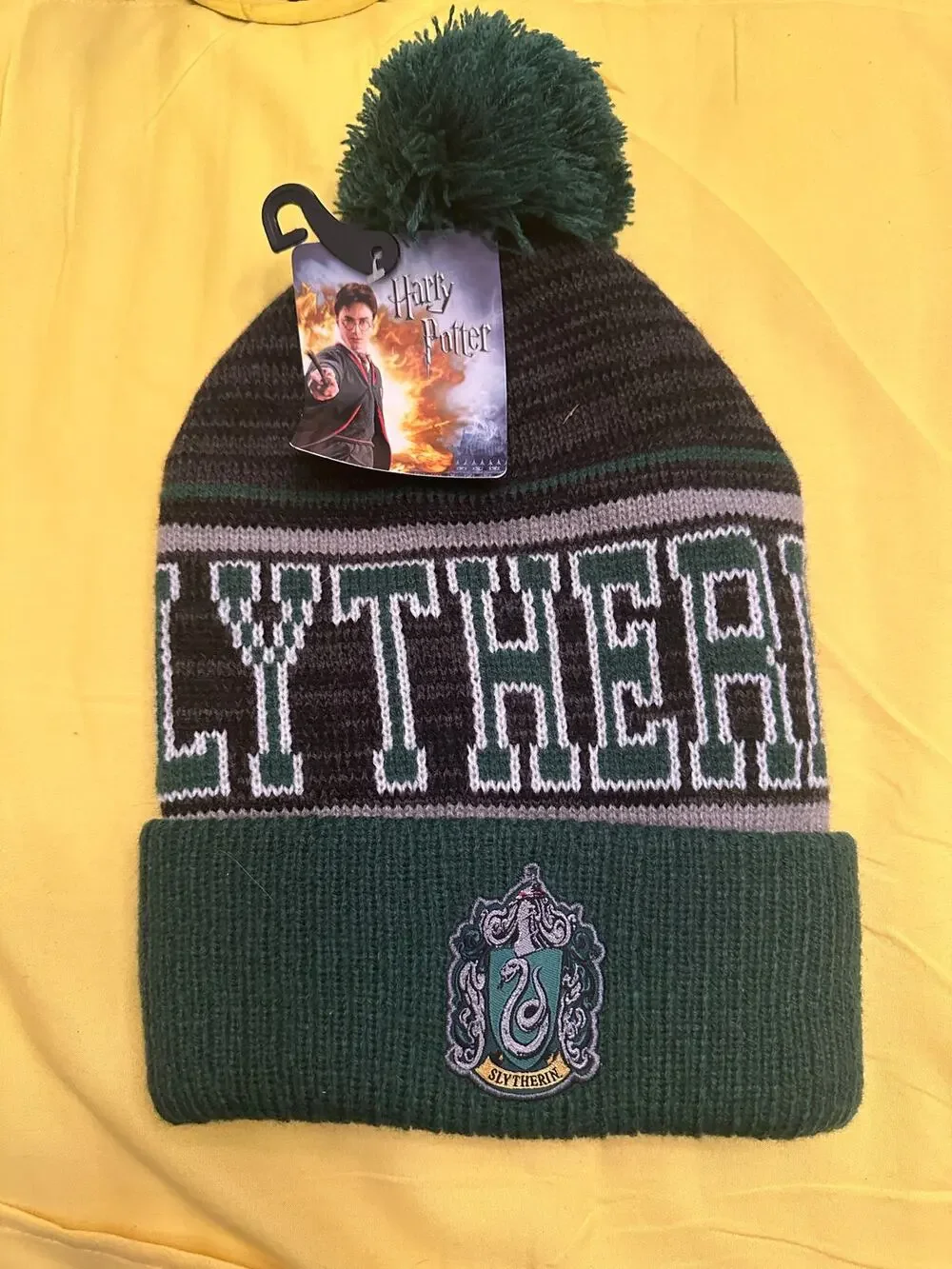 NWT Universal Harry Potter House of Slytherine Crest Knit Cuffed Beanie